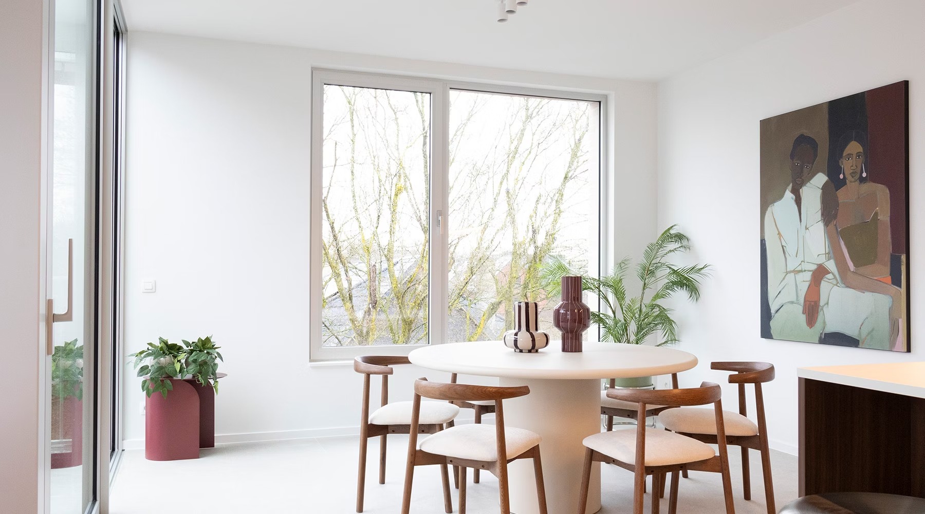 Eetkamer met zicht op het groen