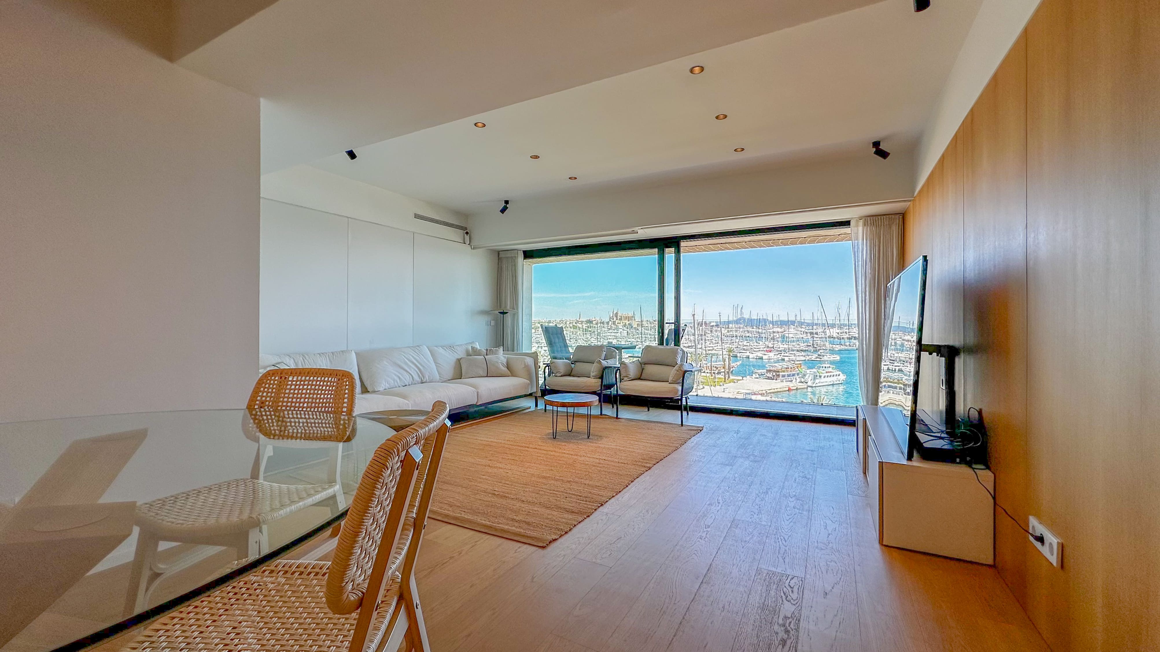 Living room with panoramic views of the harbour