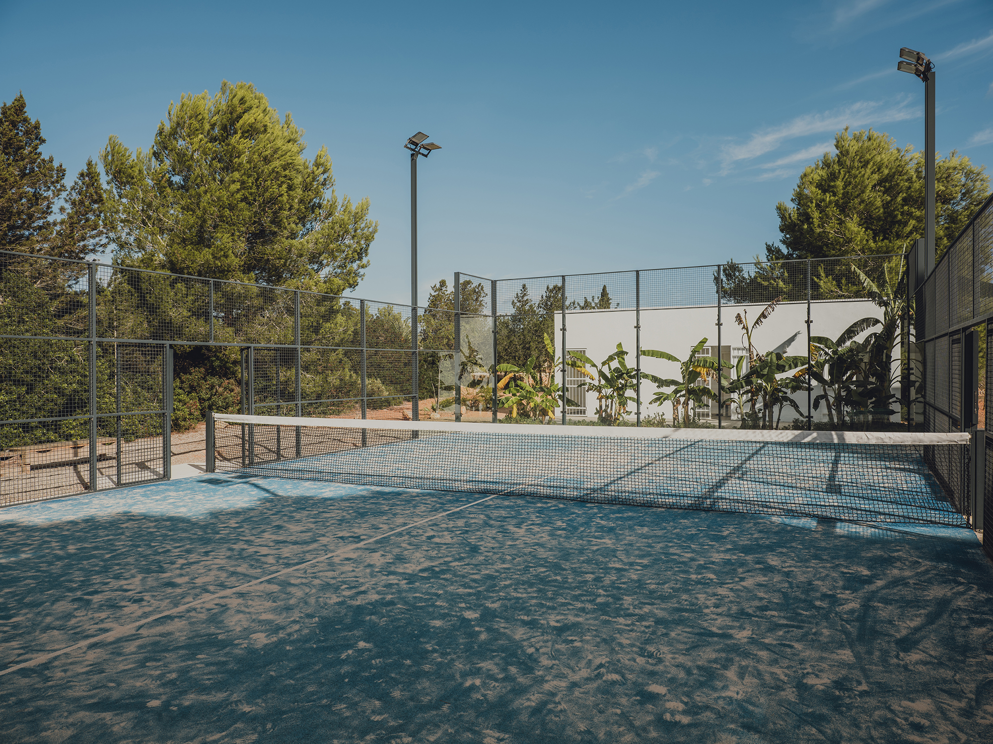 Padelbaan op het domein