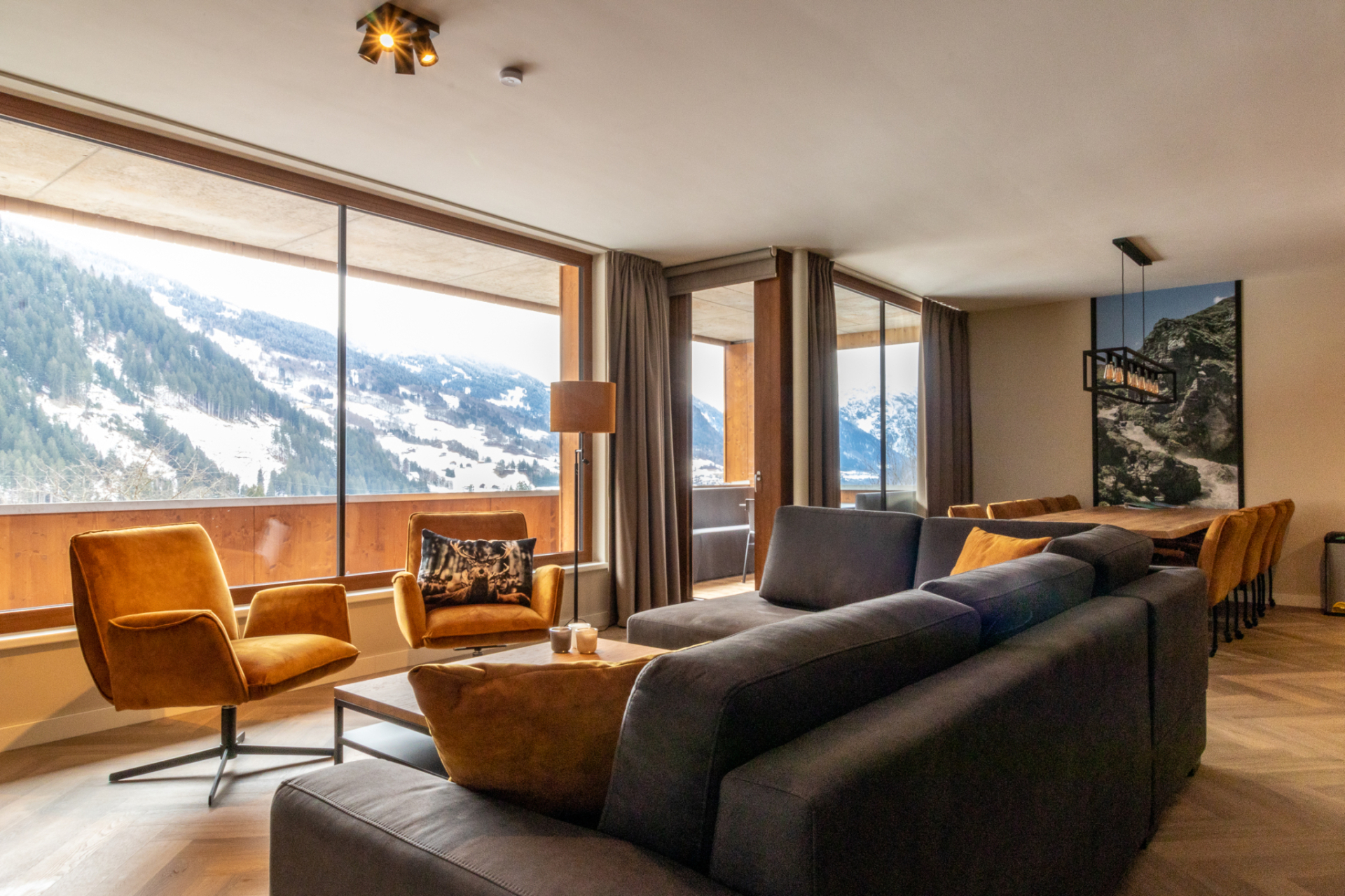 Silvretta Panorama Suites in Schruns met uitzicht op de Montafon bergen
