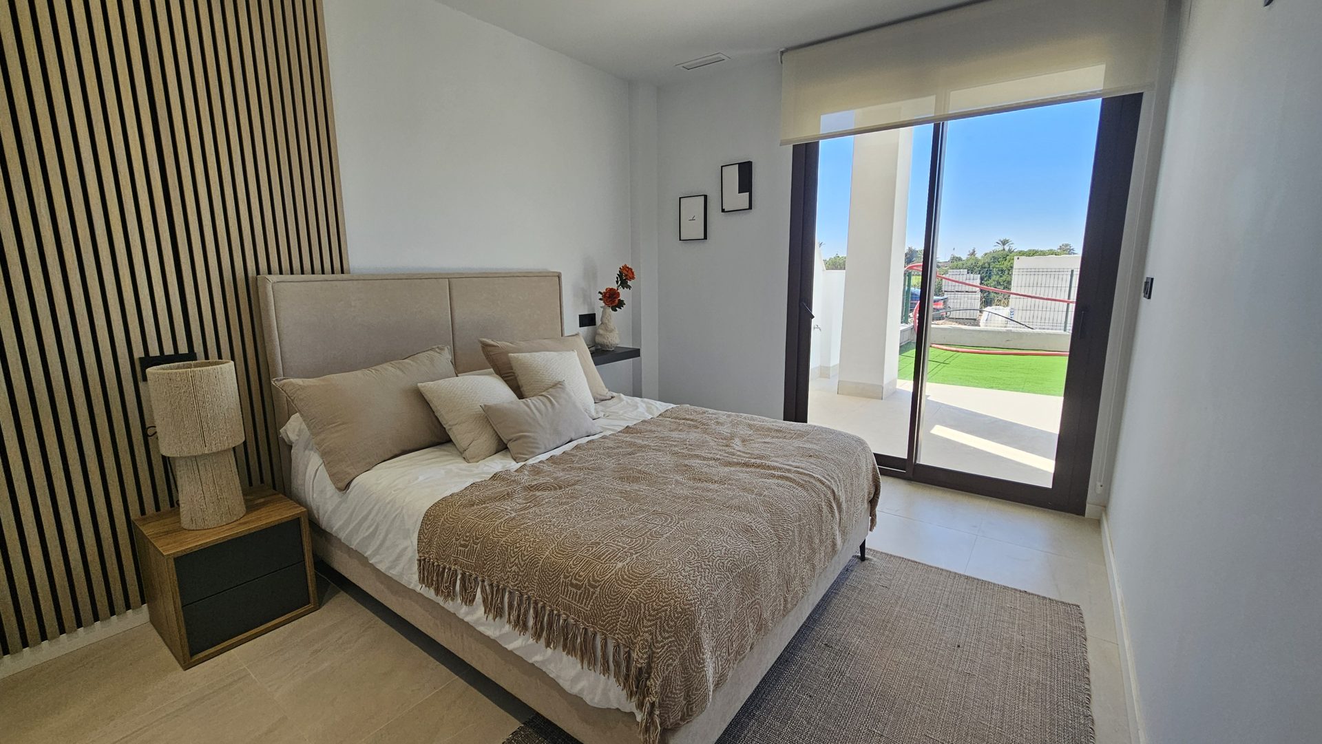 Bedroom with door to the terrace