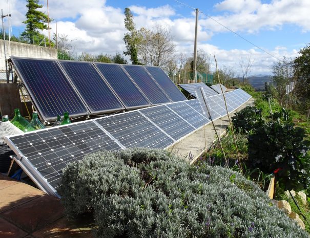 Zonnepanelen en thermische collectoren bij Casa Calénc