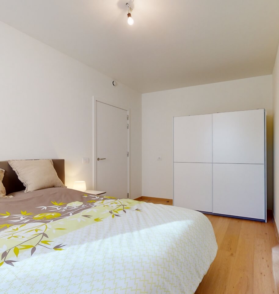 Rustige slaapkamer met veel lichtinval